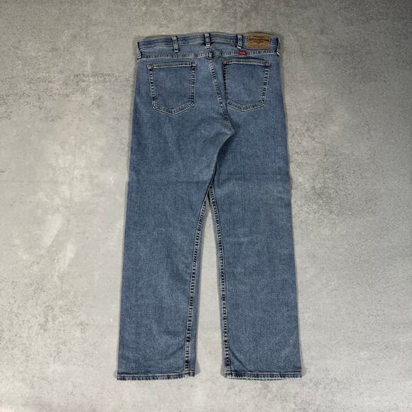 Wrangler Relaxed Fit Straight Leg Denim Medium Wash Jeans - Size: 34x30 - Picture 6 of 8